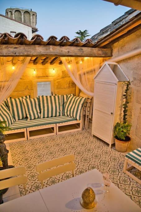 Appartement-Terrasse Centre Historique Uzès Buitenkant foto