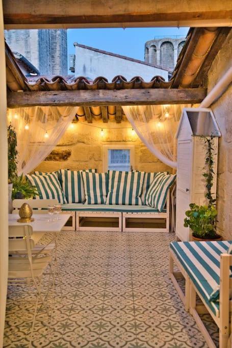 Appartement-Terrasse Centre Historique Uzès Buitenkant foto